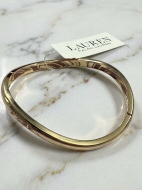 Lauren Ralph Lauren
Gold-Tone Sculptural Bangle Bracelet
